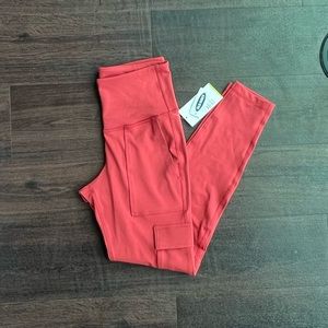 NWT Old Navy High-Waisted Elevate Cargo 7/8-Length Compression Leggings